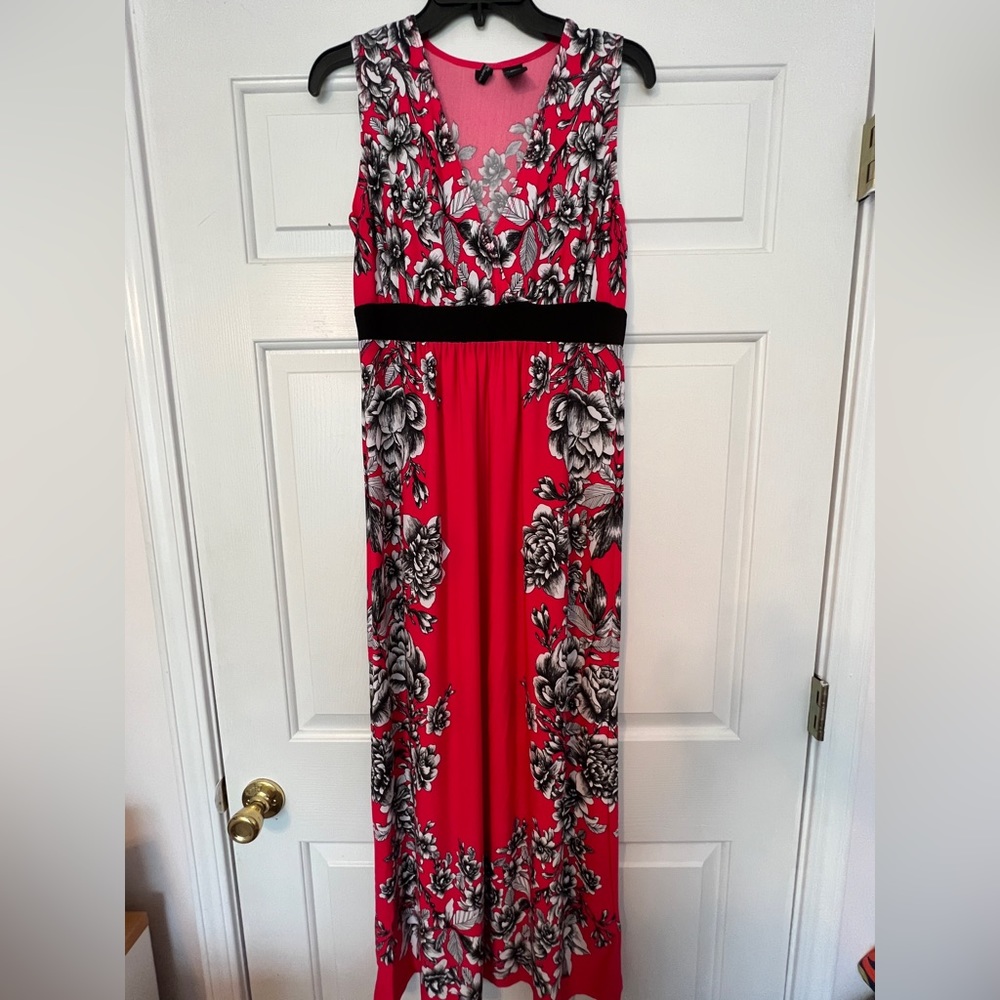 New Directions PetiteLarge pink black white maxi dress great preowned condition